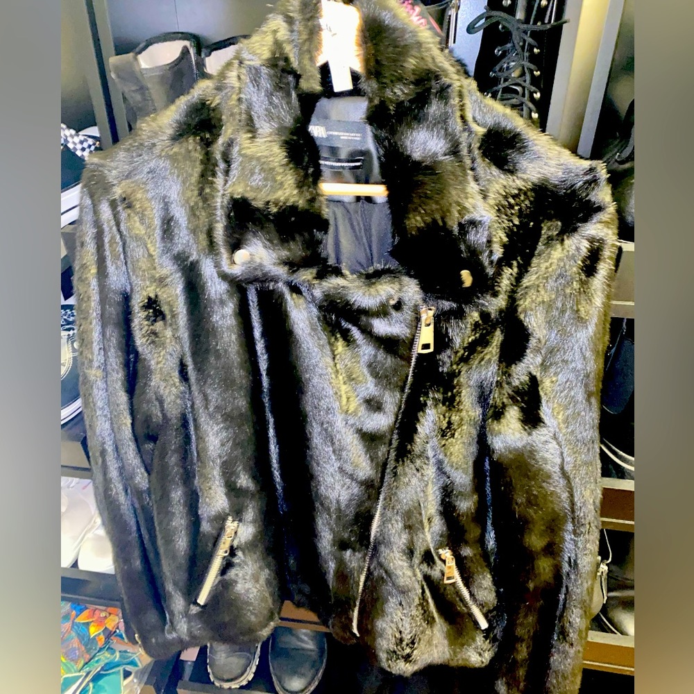 HOT! Black faux fur moto jacket!